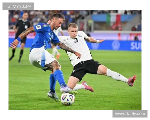 激烈足球赛场上球员为抢球相撞致腿伤引发体育精神与安全讨论